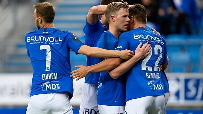 年才俊中的 年才俊中的